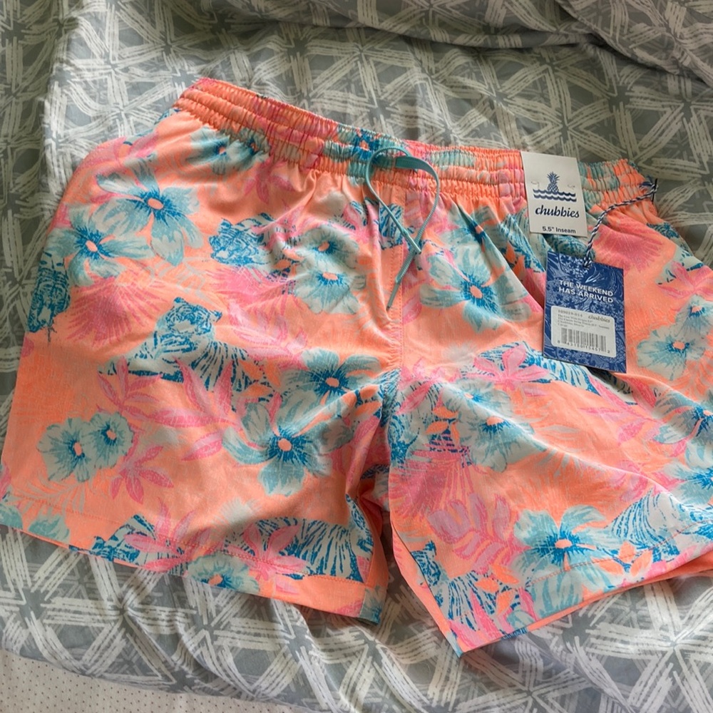 Chubbies the classic swim trunk 5.5” inseam neon floral pattern size L